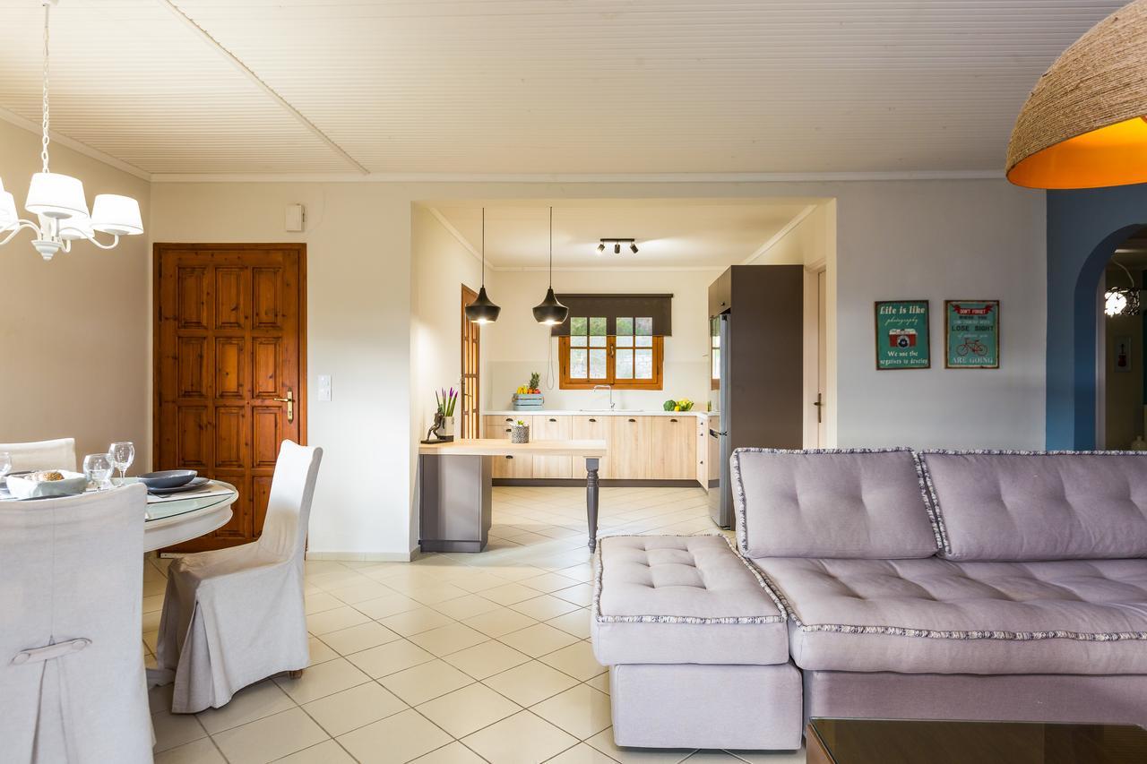 Lefkothea Villas With Large Pool, Bbq & Playground Adelianos Kampos Exterior photo
